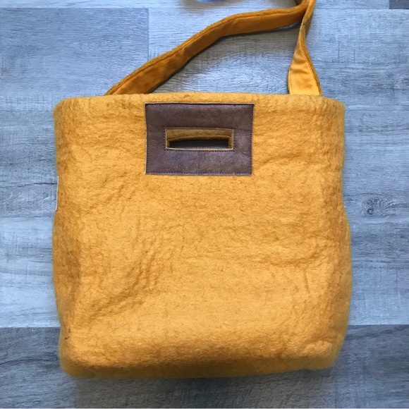 Felt Butterfly Handmade Crossbody Large Tote Bag Purse w Removable Straps - Picture 8 of 8